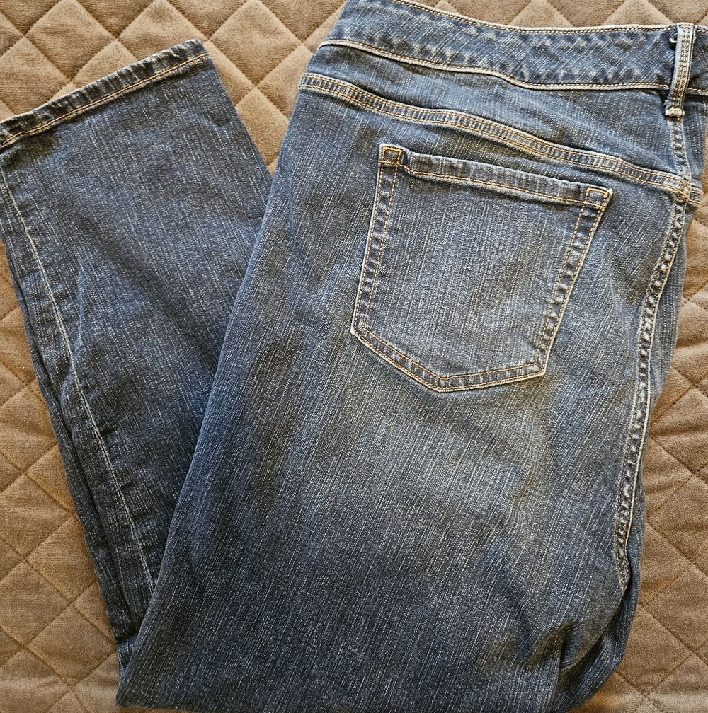 Torrid Women's Classic Blue Straight Leg Jeans. Perfect Boyfriend Ankle. 18S